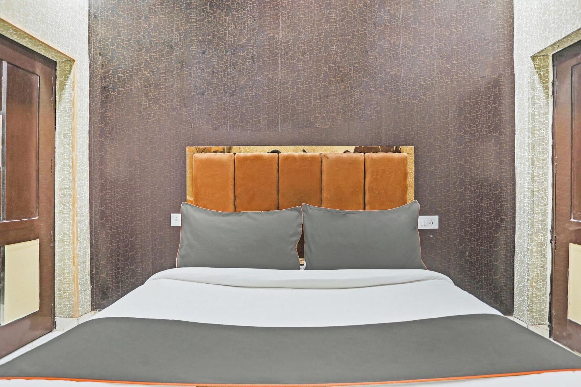 ניו דלהי Hotel O Kashish Residency Near Model Town Metro Station מראה חיצוני תמונה
