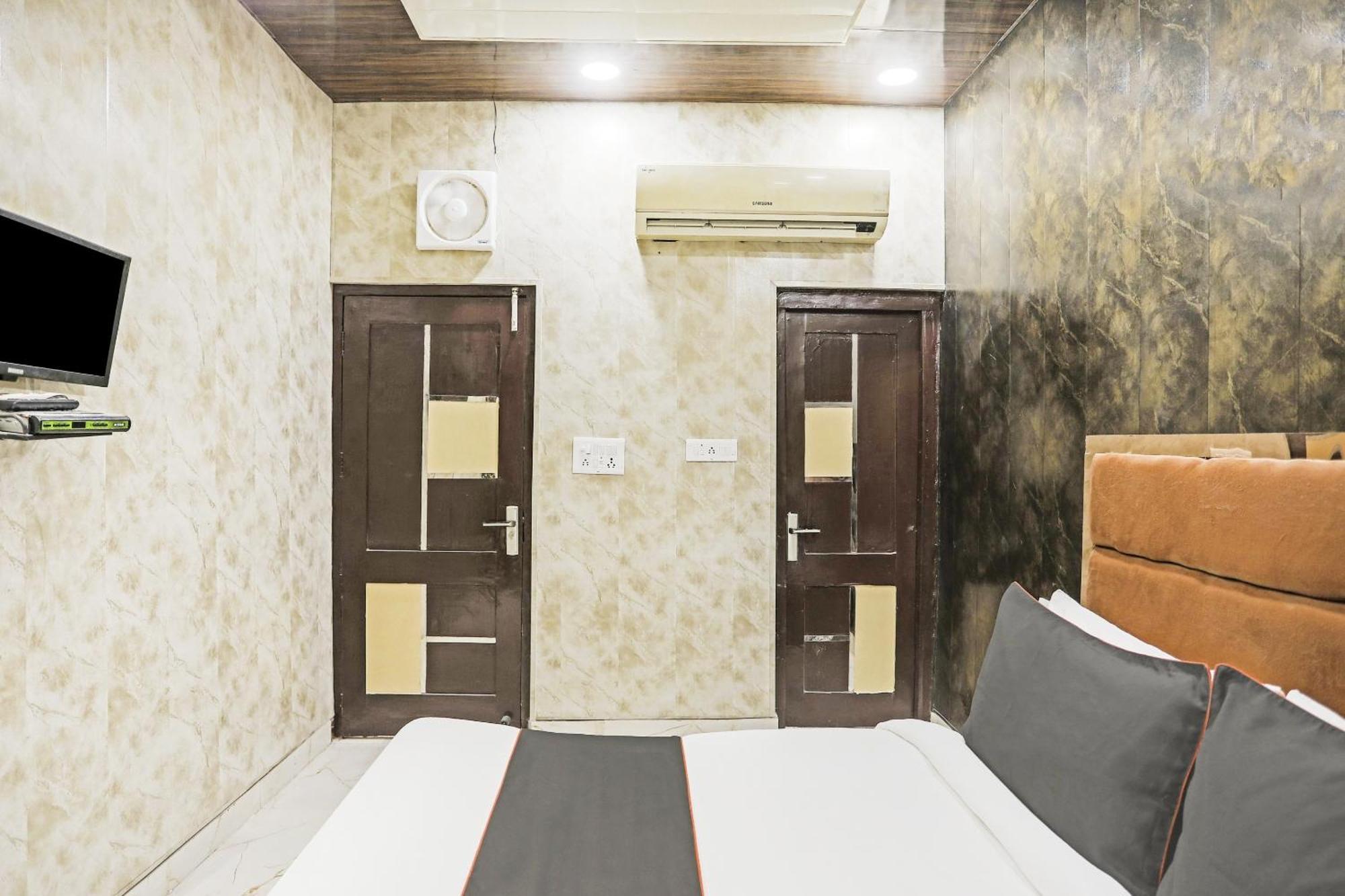 ניו דלהי Hotel O Kashish Residency Near Model Town Metro Station מראה חיצוני תמונה